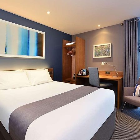 Travelodge London Central Bank Pokoj fotografie